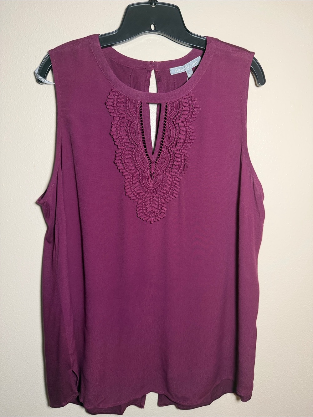 Daniel Rainn Plum Crochet-Trim Sleeveless Camisole